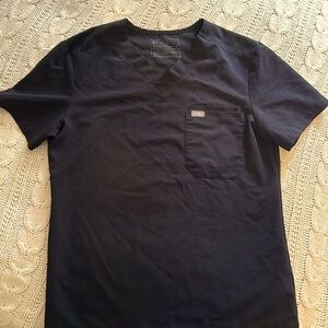 Figs men’s scrub top